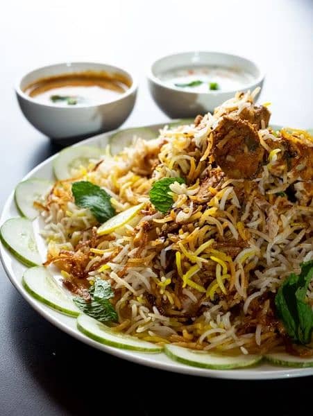 Biryani or order par Pakistani har dish ready kee jati ha 1