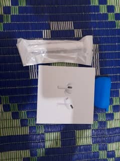 Apple airpod 2 with cleaning kit and cover orginal airpod