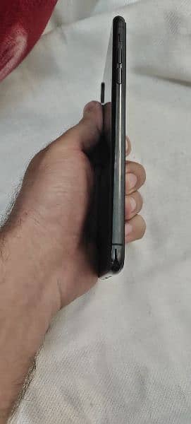 IPhone xs max 64 gb 93 battery non active non pta 4 months sim working 5