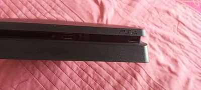 jailbreak ps4 500GB with 1 controler and 2 games installed