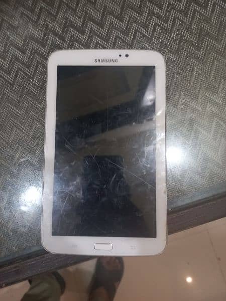 samsung tab3.    model.    t210 1