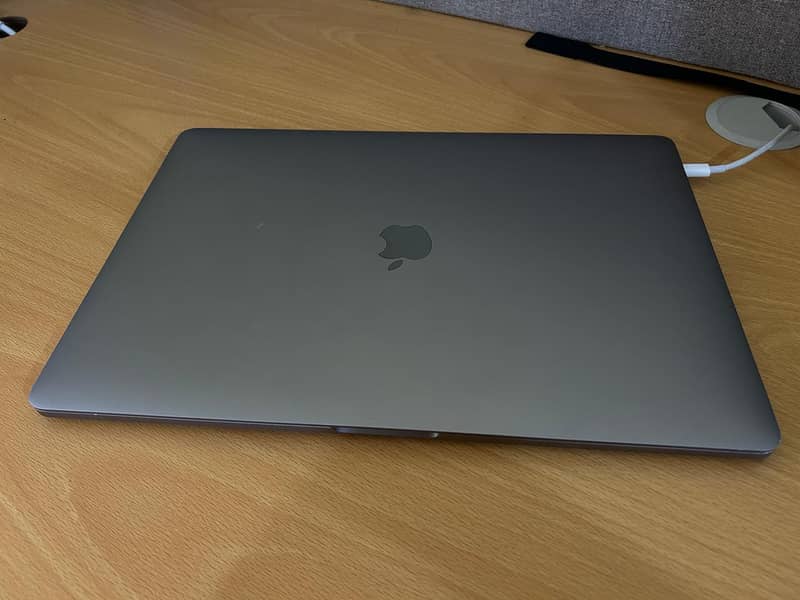 MacBook Pro - 15 Inches, 2018 0