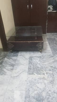 very good condition lounge table