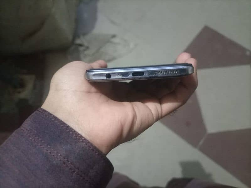 i m selling mobile phone  infinix note 11 pro 1