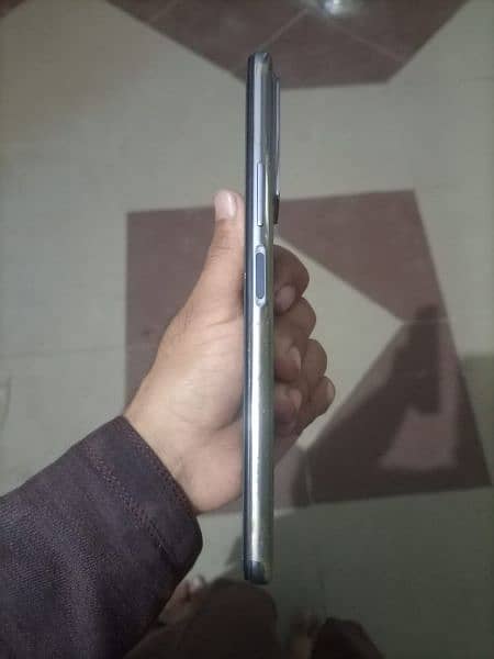 i m selling mobile phone  infinix note 11 pro 3