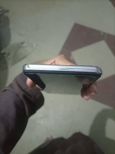 i m selling mobile phone  infinix note 11 pro 4