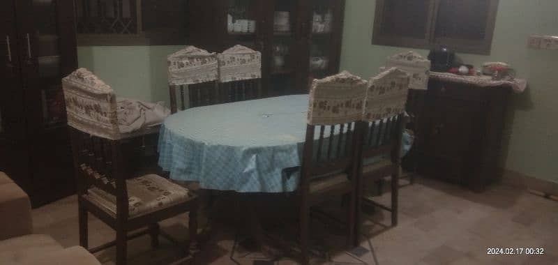 6 seater wooden dinning table 2