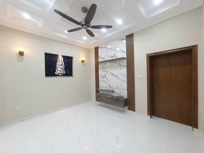 On Excellent Location Sale The Ideally Located House For An Incredible Price Of Pkr Rs. 16500000 9