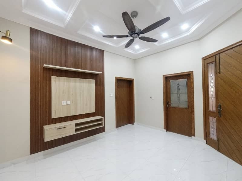 On Excellent Location Sale The Ideally Located House For An Incredible Price Of Pkr Rs. 16500000 18