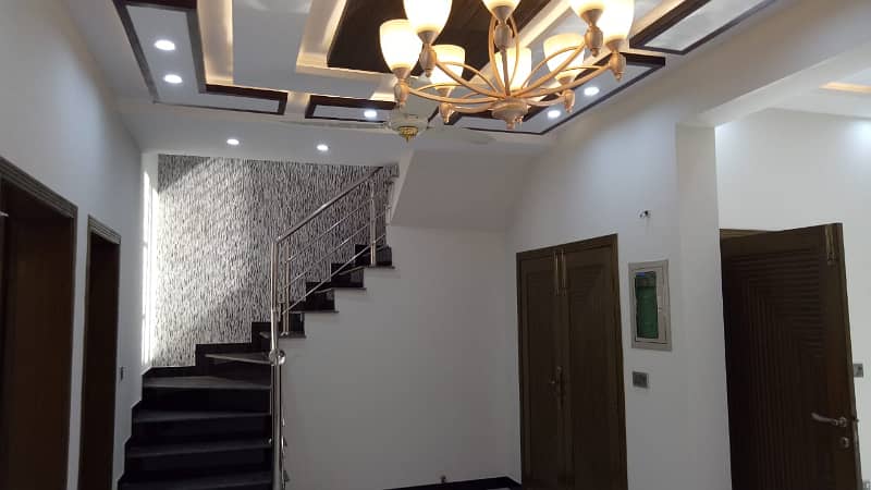 Beautiful Owner Made LDA Approved Upper Portion For Rent 5