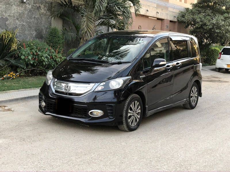 Honda freed 1.5 hybrid model 2012 registration 2017 auto dual door 1