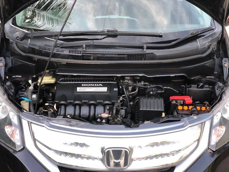 Honda freed 1.5 hybrid model 2012 registration 2017 auto dual door 7