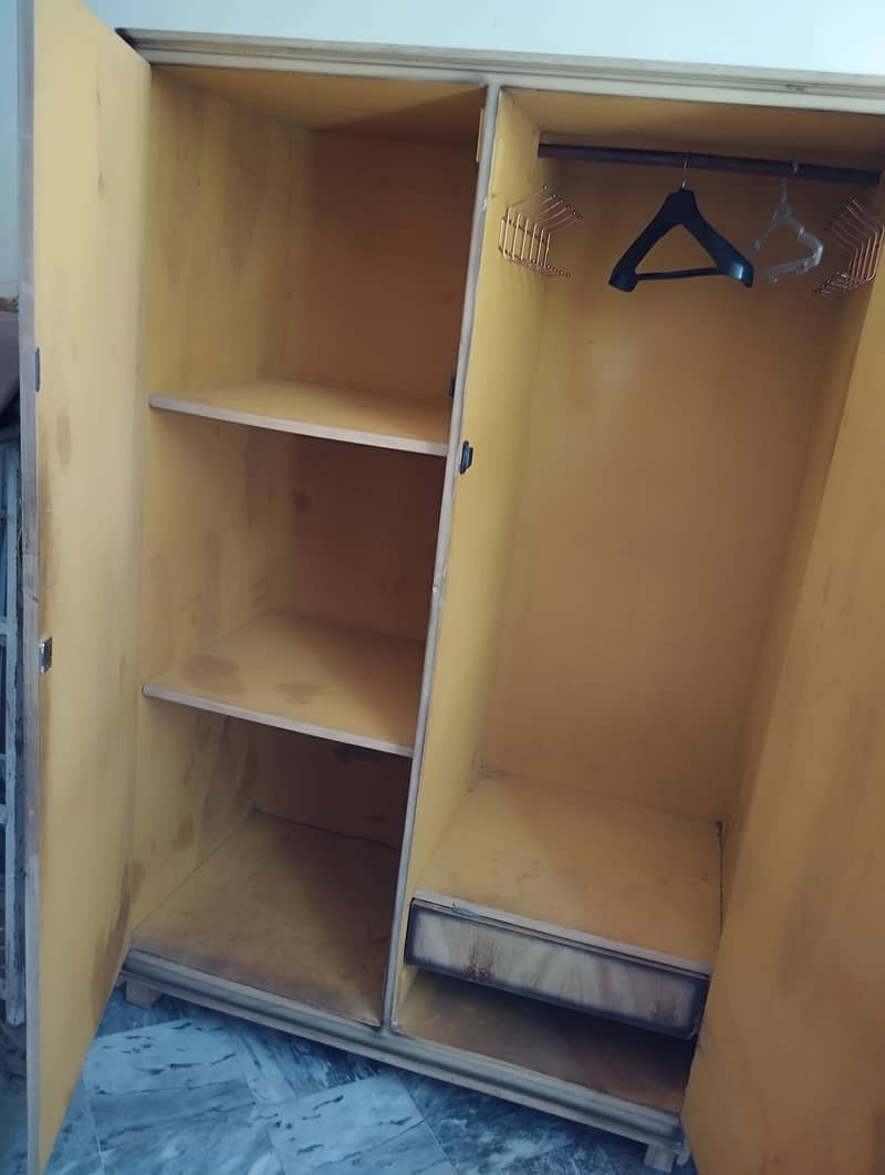 Full size wooden wardrobe/almari/cupboard 3