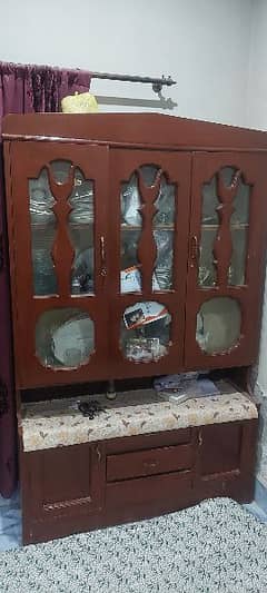 I m selling my 1 dressing table 1 divider pur wood neat & clean