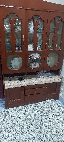 I m selling my 1 dressing table 1 divider pur wood neat & clean 1