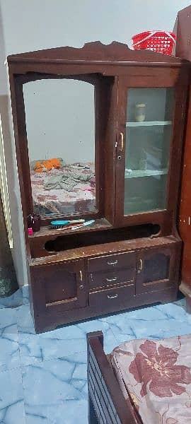 I m selling my 1 dressing table 1 divider pur wood neat & clean 2