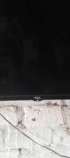 8 month use Android LED good condition urgent sale with box