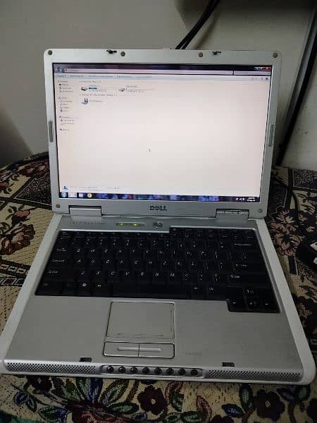 Dell Inspiron C2D very beautiful Laptop in Cheep price 1