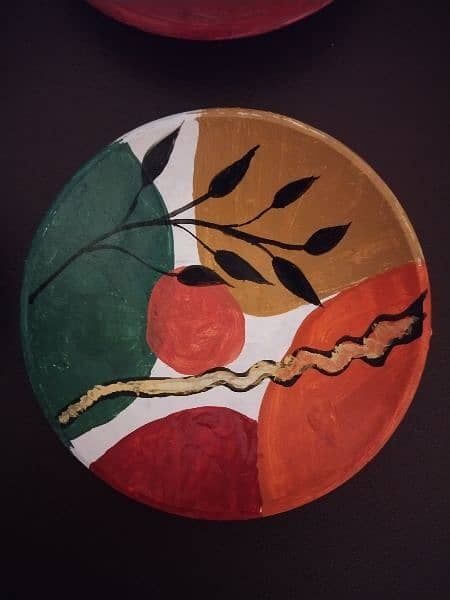 4 decorative plates for 1000 rs 4