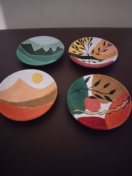 4 decorative plates for 1000 rs 6