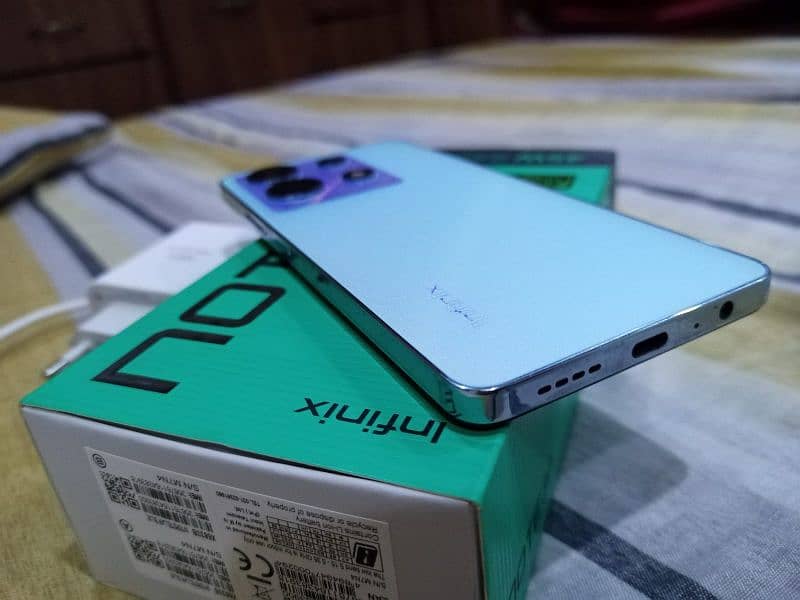 Infinix note30 just like a new complete box 0