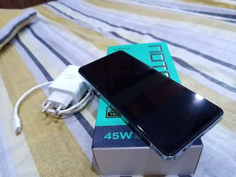 Infinix note30 just like a new complete box 2