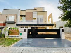 10 Marla House for Sale in Gulbahar Block Bahria Town Lahore 0