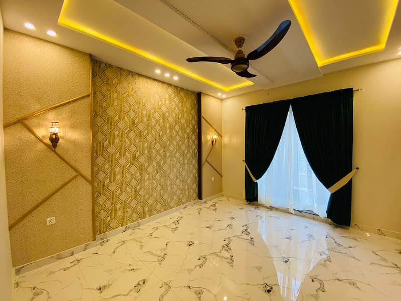 10 Marla House for Sale in Gulbahar Block Bahria Town Lahore 11