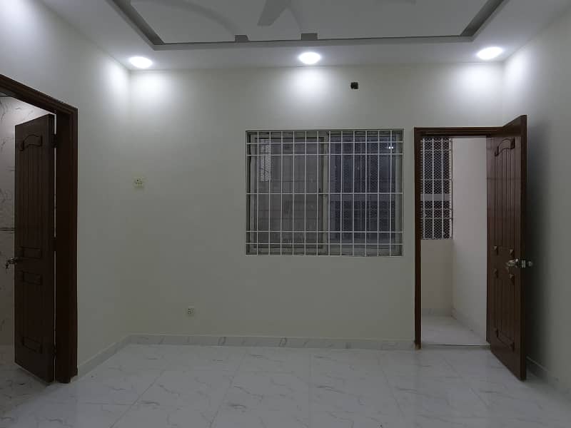 Prime Location 1650 Square Feet Flat Is Available For Sale 24