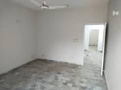 Get In Touch Now To A Prime Location 1300 Square Feet Flat In Clifton - Block 4 Karachi 0