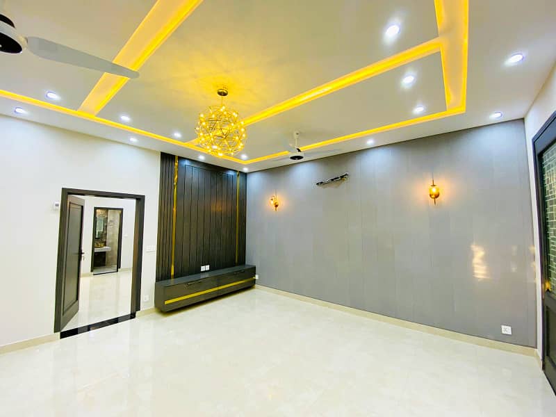 10 Marla House For Sale In Gulbahar Block Bahria Town Lahore 9