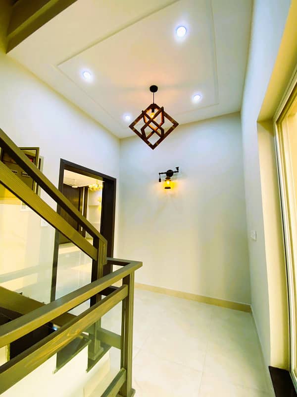 10 Marla House For Sale In Gulbahar Block Bahria Town Lahore 12