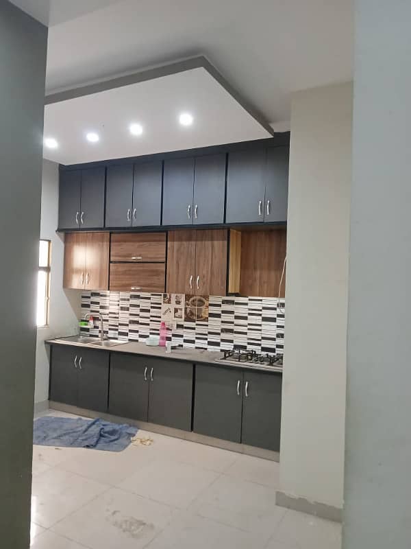 3 Bed D/D With Lift 3rd Floor Upper Portion For Sale 1