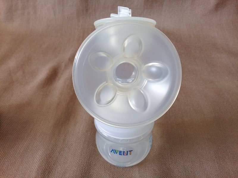 Philips Avent Electric Breast Pump in Pakistan 5