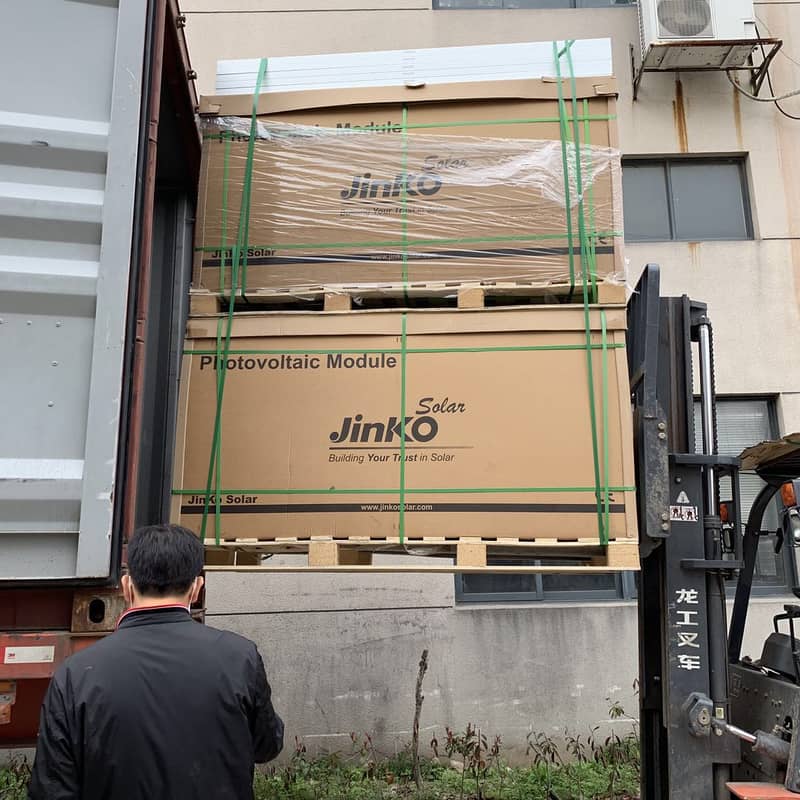 ALL JINKO SERIES WHOLESALER - 450w - 570w - 585W - 650w  P / N TYPE 1