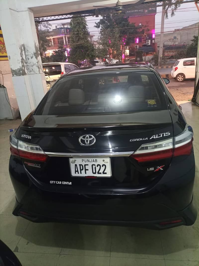 Toyota Corolla Altis medol dece 2021 reg dece 2022 1