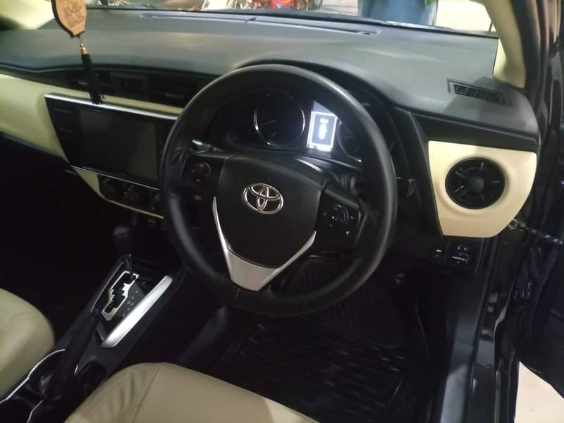 Toyota Corolla Altis medol dece 2021 reg dece 2022 9