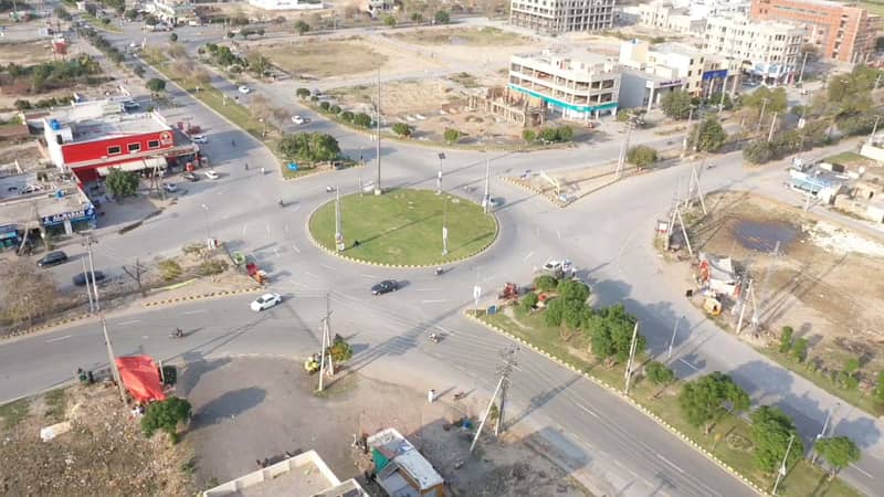 10 Marla VIP Location Residential Plot For Sale 60Ft Road In LDA Avenue One 4