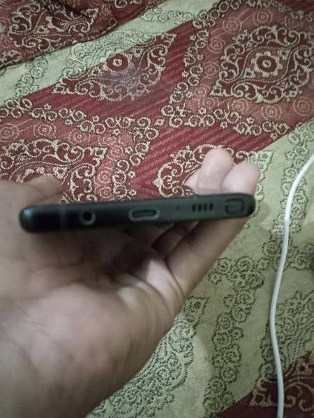 (samsung galaxy note 9 )full geniun mobile only 2 month used (non pta) 3