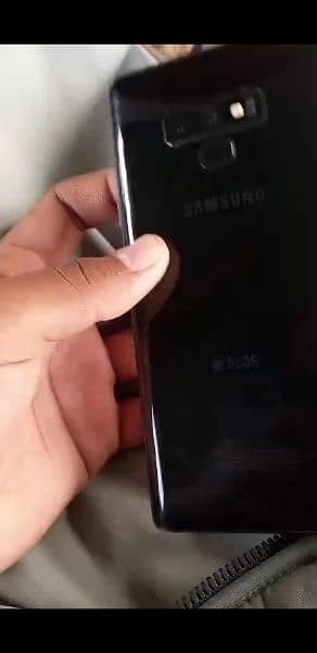 (samsung galaxy note 9 )full geniun mobile only 2 month used (non pta) 6