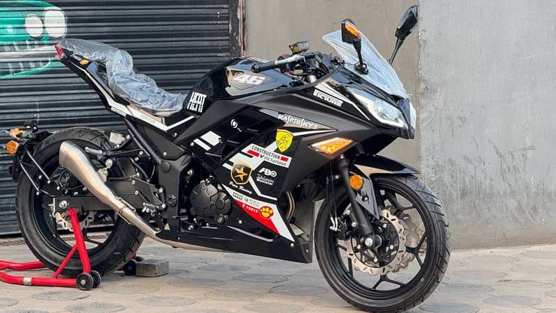 Kawasaki ninja 250cc brand new 2024 model very beautiful colours 5