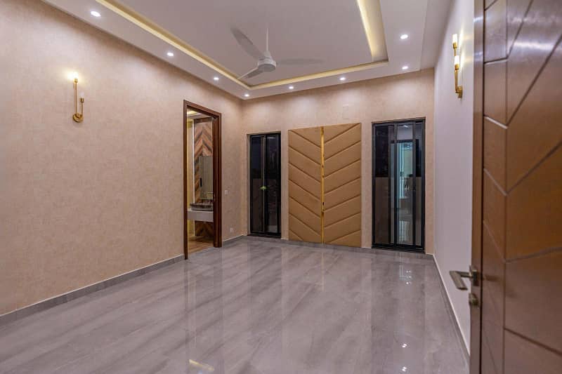 1 Kanal House For Rent in DHA Phase 5 at Reasonable Rent in Prime Location 22