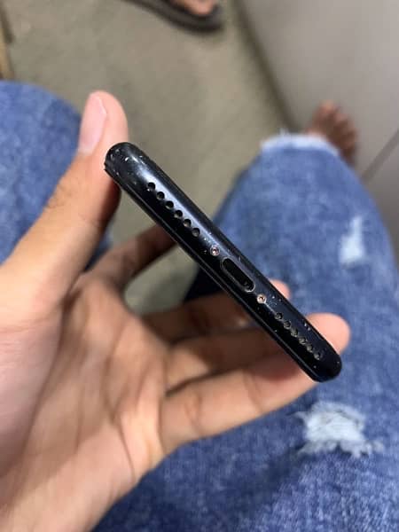 iphone 7 bypass 32GB Mate black colour 1