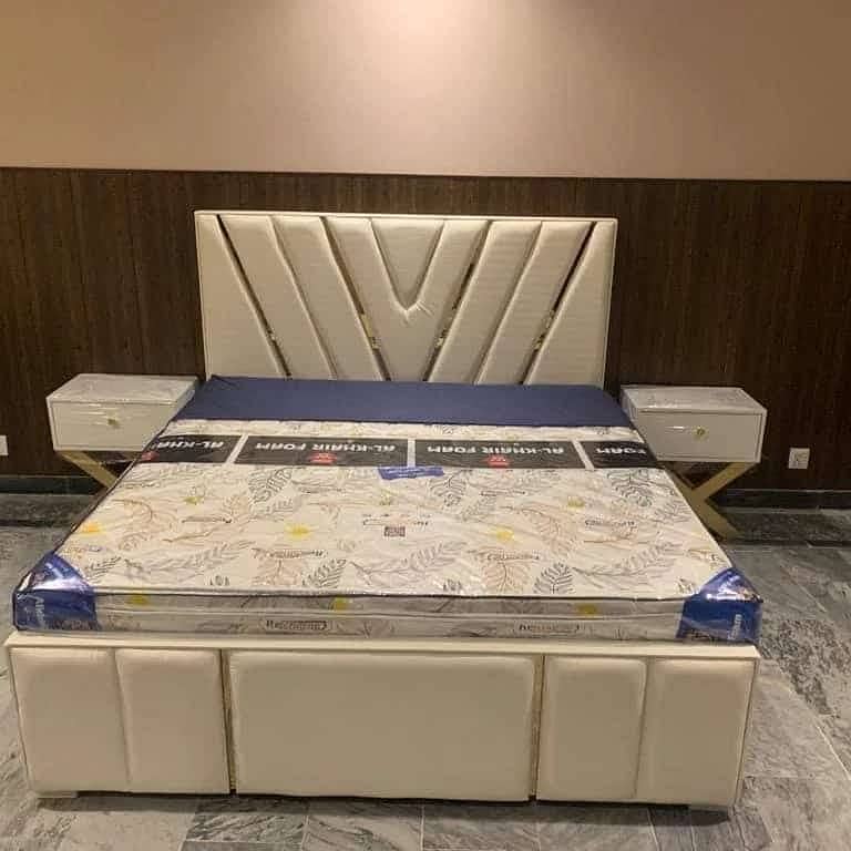 solid bed/bed dressing/almari/shesham wooden bed/room furniture 12