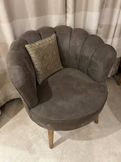 2 single seat sofa chair with coffee table