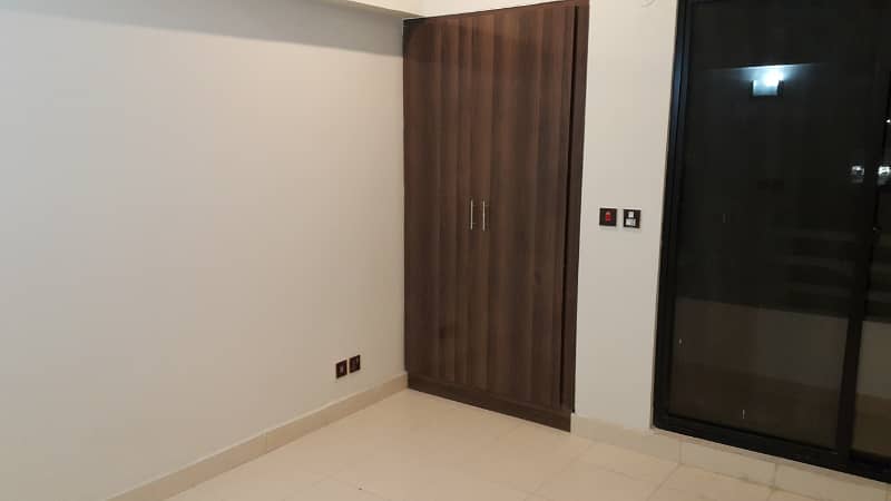 2 Beds Flat For Rent - Block 14 6