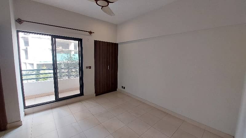 2 Beds Flat For Rent - Block 14 8