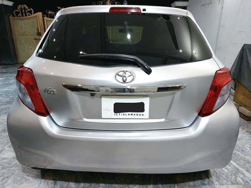 Toyota vits 2013 model imp 2017 Number to bumper genuine paint 9