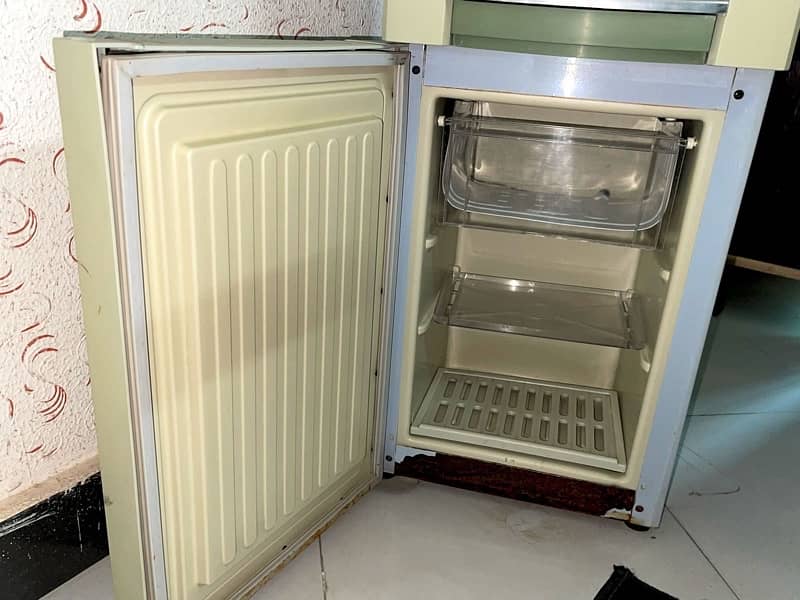 Water Dispenser with Mini Fridge for Sale 2