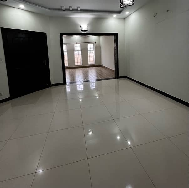 Ground portion available for rent in umer block Bahria town 0